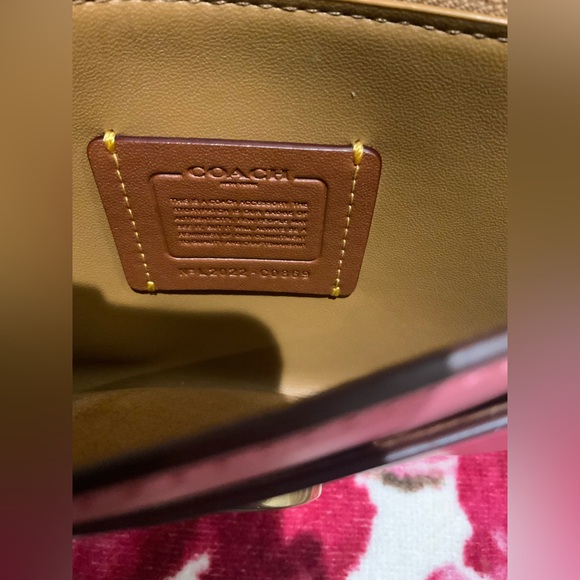 ๐ธ๐Coach Tabby Chain Clutch in Pebble Leather ๐ธ๐ R$348 - Picture 17 of 17